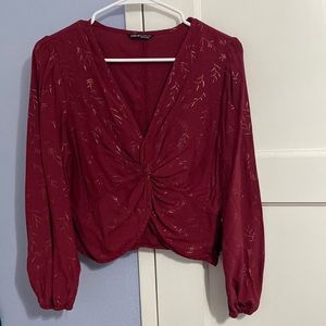 Blouse with knot in front